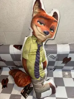 ズートピア しっぽ付きダイカットクッション ニック•ワイルド