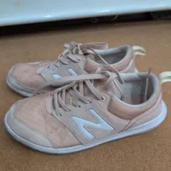 32 New Balance ベビーピンク スニーカー　315