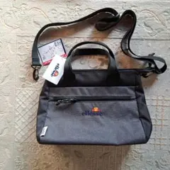 ellesse ショルダーバッグ ブラック A5サイズ　新品のサムネイル