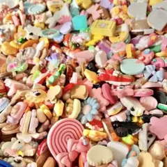 【おまけあり】まとめ売り　レジン　デコパーツ　無臭樹脂 ランダム500個+ 2号