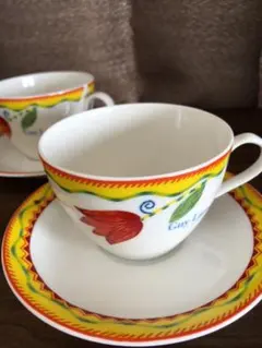 Guy Larocheカップ&ソーサー　２つセット