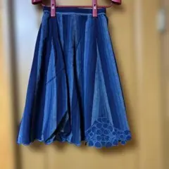 ストライプ柄 フレアスカート 刺繍入りのサムネイル
