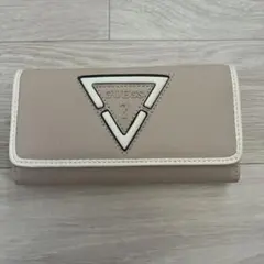 guess 財布のサムネイル