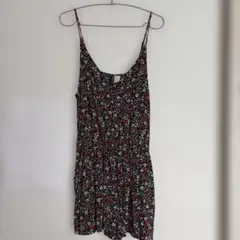 H&M DIVIDED 花柄 サロペット ショート丈のサムネイル