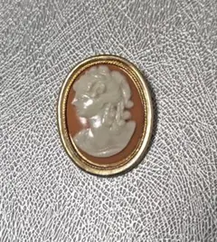 アンティーク　カメオ風ブローチ