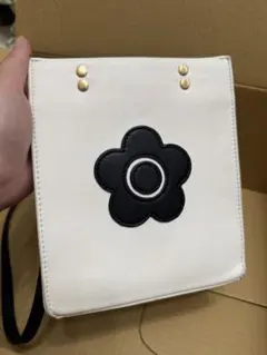 MARY QUANT ショルダーバッグ ホワイト ブラックのサムネイル