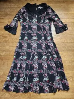 スーパービューティー　花柄レース飾り膝丈ワンピース　サイズ40