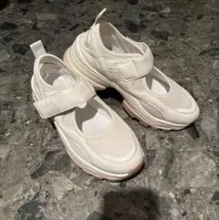 Item thumbnail for item c7ad49a2-d7d5-44b3-9b0c-6823b435affa