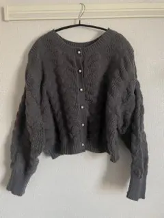 グレー ケーブル編み クロップドセーター