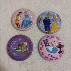 ディズニー刺繍ピンバッジ4個セット