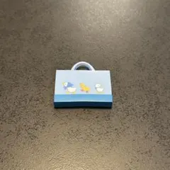 ファミリア　デニムバッグ　トイカプセル　水色