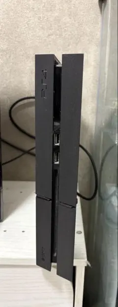 PS4本体(コード付)赤いコントローラー ゲームソフト6枚セット