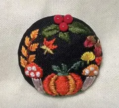 刺繍ブローチ　ハロウィン黒地