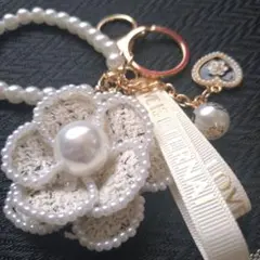 【新品✧カメリア】ホワイトパール✧キーホルダー✧バッグチャーム♡