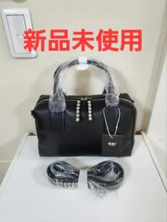 美品✨イアパピヨネ ミニボストンバッグ エンボスロゴ 2WAY ブラック レザー 美品✨イアパピヨネ ミニボストンバッグ エンボスロゴ 2WAY