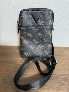 GUESS ブラック ショルダーバッグ