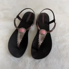 Ipanema（イパネマ）ピンクストーン フラットトングサンダルのサムネイル