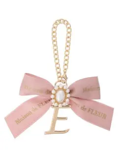 メゾンドフルール　イニシャル　リボン　パール　チャーム