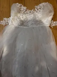 ホワイトドレスとレッドシューズセット