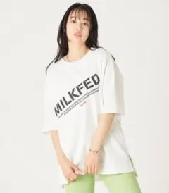 MILKFED. ロゴプリント 半袖Tシャツ ホワイトのサムネイル
