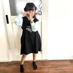 si shu nonロゴ入りノースリーブワンピース ハートのチョーカー風デザインのサムネイル