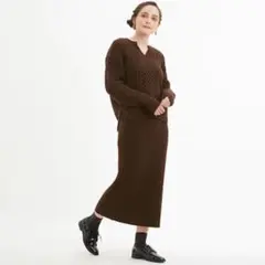 GU ケーブルキーネックセーター ケーブルニットナロースカート セットアップ