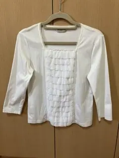 Aylesbury フリル付きホワイトTシャツ　Mサイズ