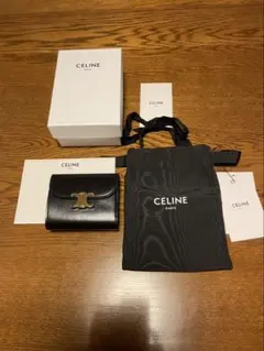 セリーヌ　スモール フラップウォレット トリオンフ / シャイニーカーフスキン