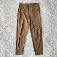 UNIQLOユニクロ　ウルトラストレッチアクティブジョガーパンツ（M）ベージュ系