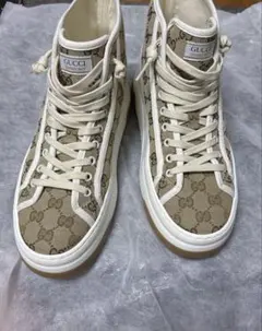 GUCCI ハイカットスニーカー ベージュ GGパターンのサムネイル