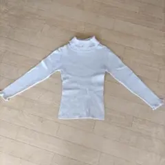 ベージュ ハイネック フリル袖 長袖ニット　120サイズ