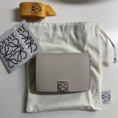 LOEWE ロエベ 財布 トライフォールド 6cc アナグラム ライトゴースト