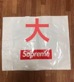 Supremeのショッパー大