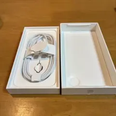 iPhone16e空箱とケーブル