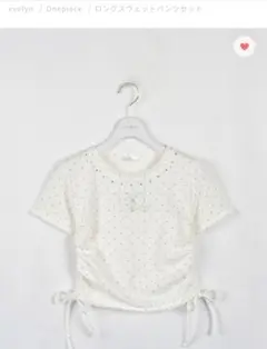 タグ付き未使用　evelynビジュー付きシャーリングTシャツ　ドット柄