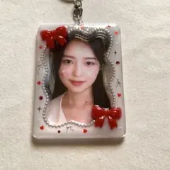 トレカ　ケース　デコ　レジン　硬質　キーホルダー　キーリング　リボン　赤　韓国