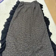 レオパード柄フリル付きロングスカート