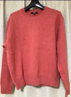 ユニクロ　プレミアムラムクルーネックセーター　ピンク　Mサイズ