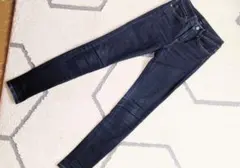 ユニクロ　スキニーデニムパンツ　濃紺23