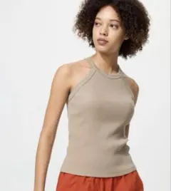 未使用品！ユニクロ　ホルターネックブラタンクトップ　ベージュ