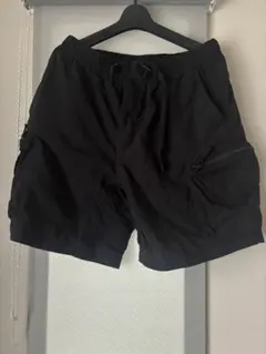 GU 黒 ショートパンツ カーゴ　ポケット付き　L