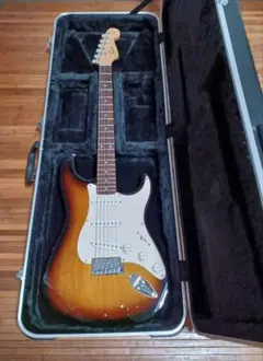 即発送 Squier ストラトキャスター サンバースト HSS オマケ付き 即発送 Squier ストラトキャスター サンバースト HSS オマケ付き