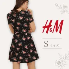美品‼️H＆M 花柄 ミニワンピース ブラック 黒 フレア フラワー 半袖 S