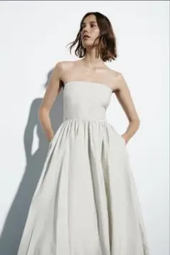 新品タグ付き✨ZARA ザラ パフ ストラップレス ワンピース オフホワイト L