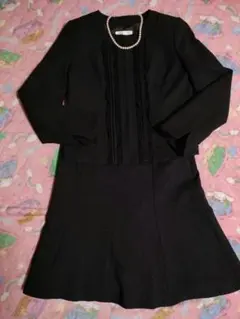 ラメ入りブラックスーツ　ノーカラースーツ　フォーマルスーツ11号　美品