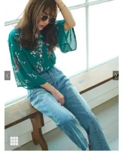 未着用　GRLグレイル　花柄フレアスリーブトップス