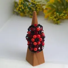 ハンドメイド ビーズリング レッド×ブラック 指輪 染め珊瑚