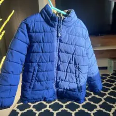 ■ GAP ■ 恐竜の迷彩柄リバーシブルダウン　4T