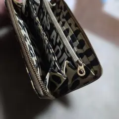MARC JACOBS ラウンドファスナー長財布のサムネイル