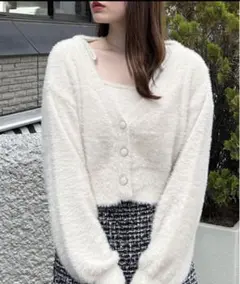 ingni フェザーショート丈ニットカーディガン＋肩リボンキャミ